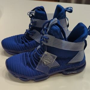 Vitike Basketball Shoes NWT Size 41 Eur